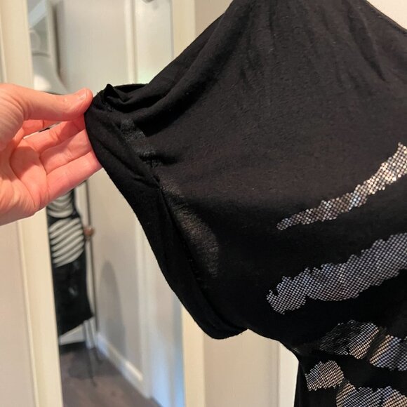 NWT Romeo & Juliet Couture Black slashed back Top, Size M - Picture 6 of 13